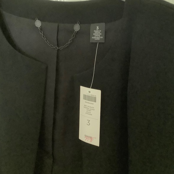 Blazer - Picture 3 of 7